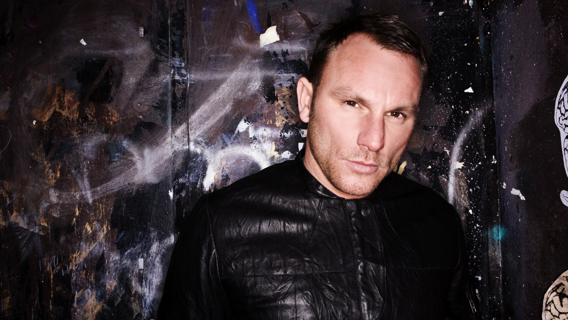 Presented by Mark Knight: 60 minutes of outstanding house music with Mark Knight, keeping you up to date with what's hot in the clubs, plenty of world exclusives and of course all the latest Toolroom release info. It's BIG.