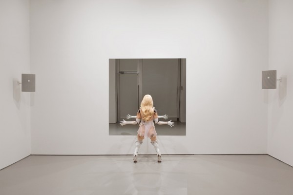 animatronics-dancing-robot-freak-jordan-wolfson