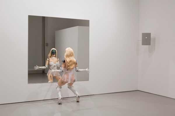 animatronics-dancing-robot-freak-jordan-wolfson