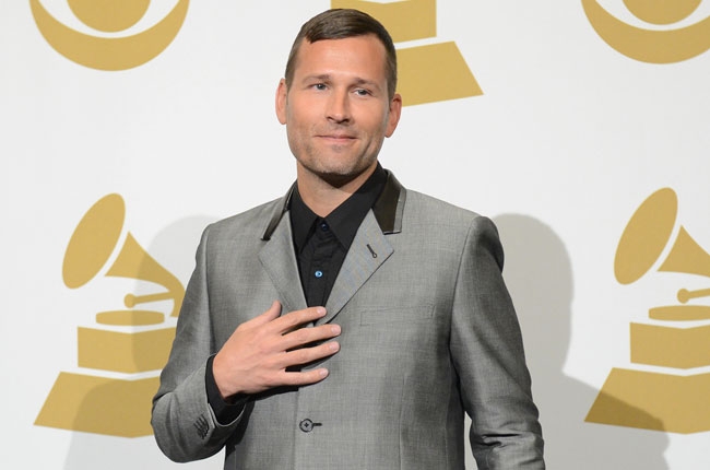 Kaskade flips script and signs with major label