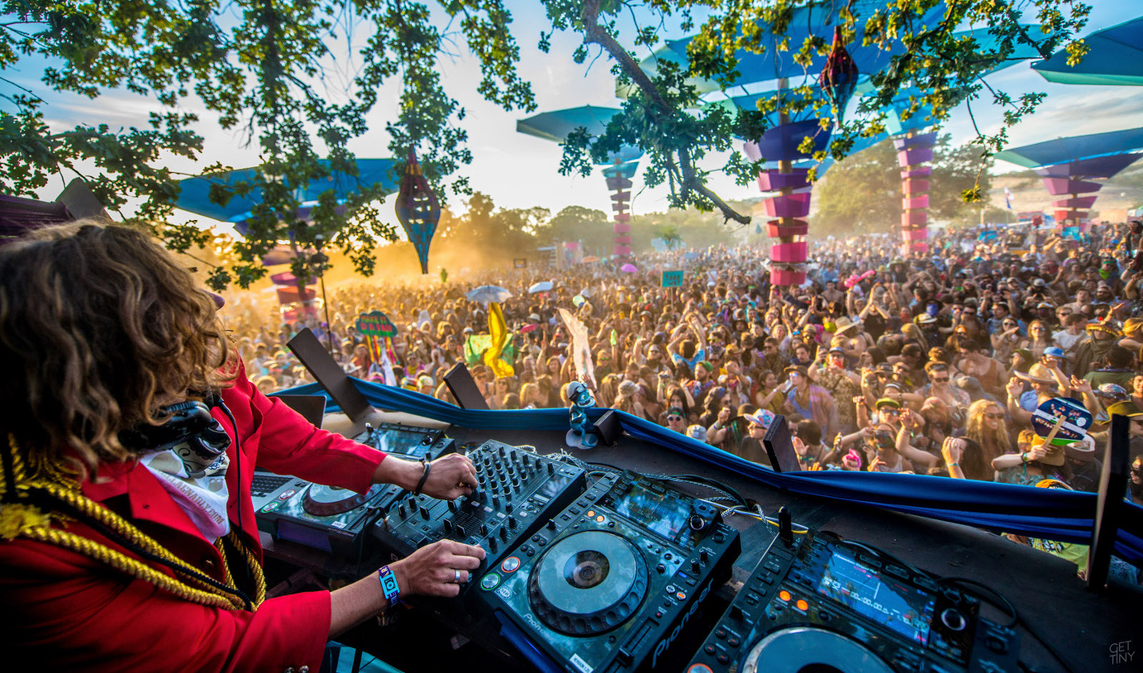 Thomas Jack, our second-favorite set at the Woogie Stage (Photo by Juliana Bernstein)