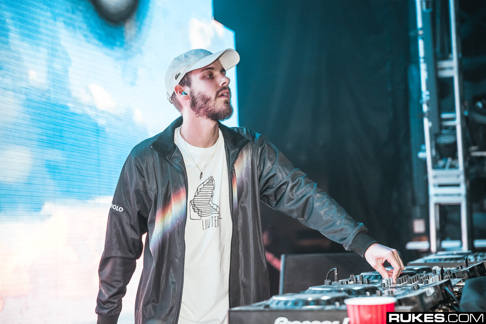 San Holo