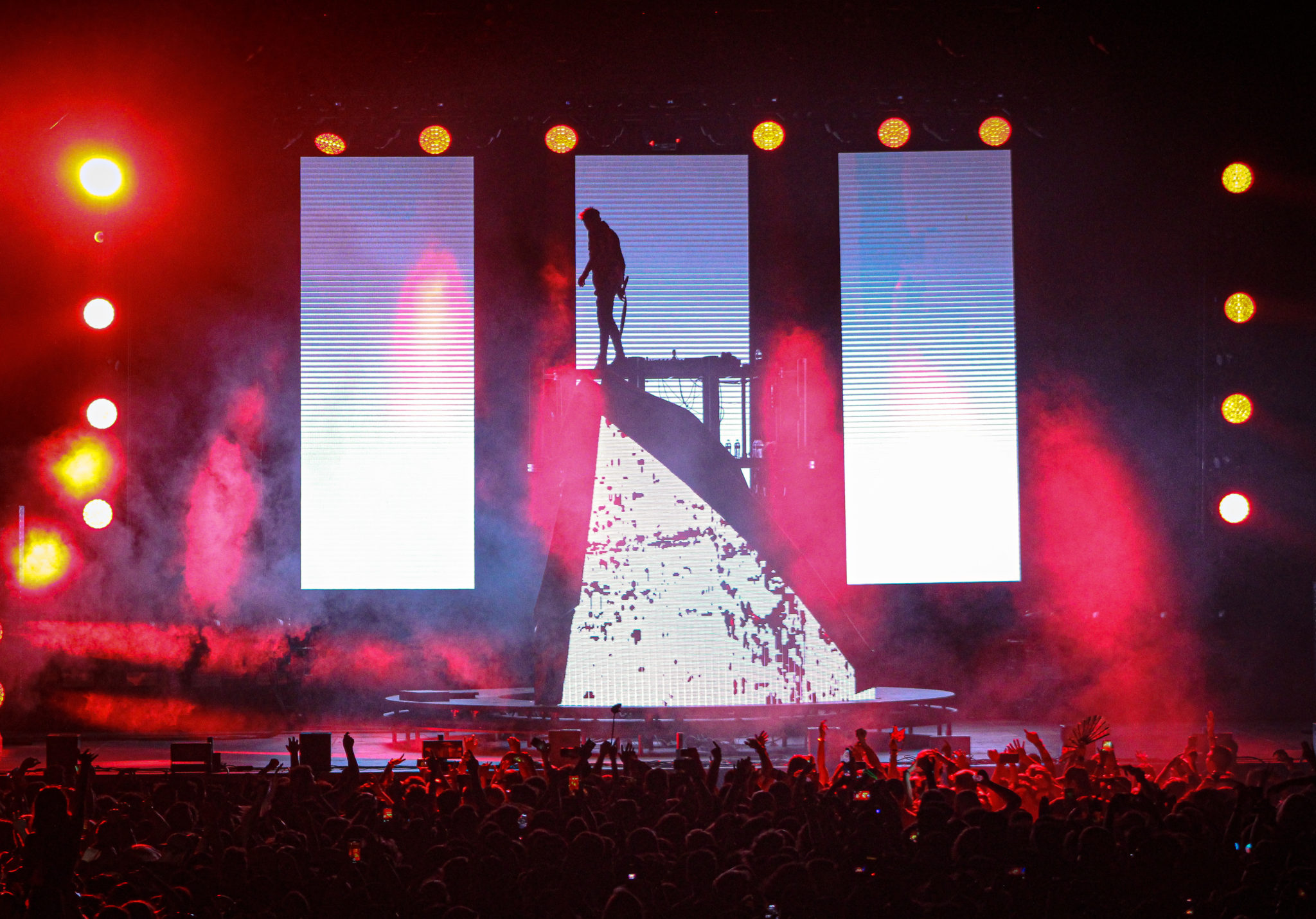 Jauz stops in Seattle for first show of Dangerous Waters tour (review)