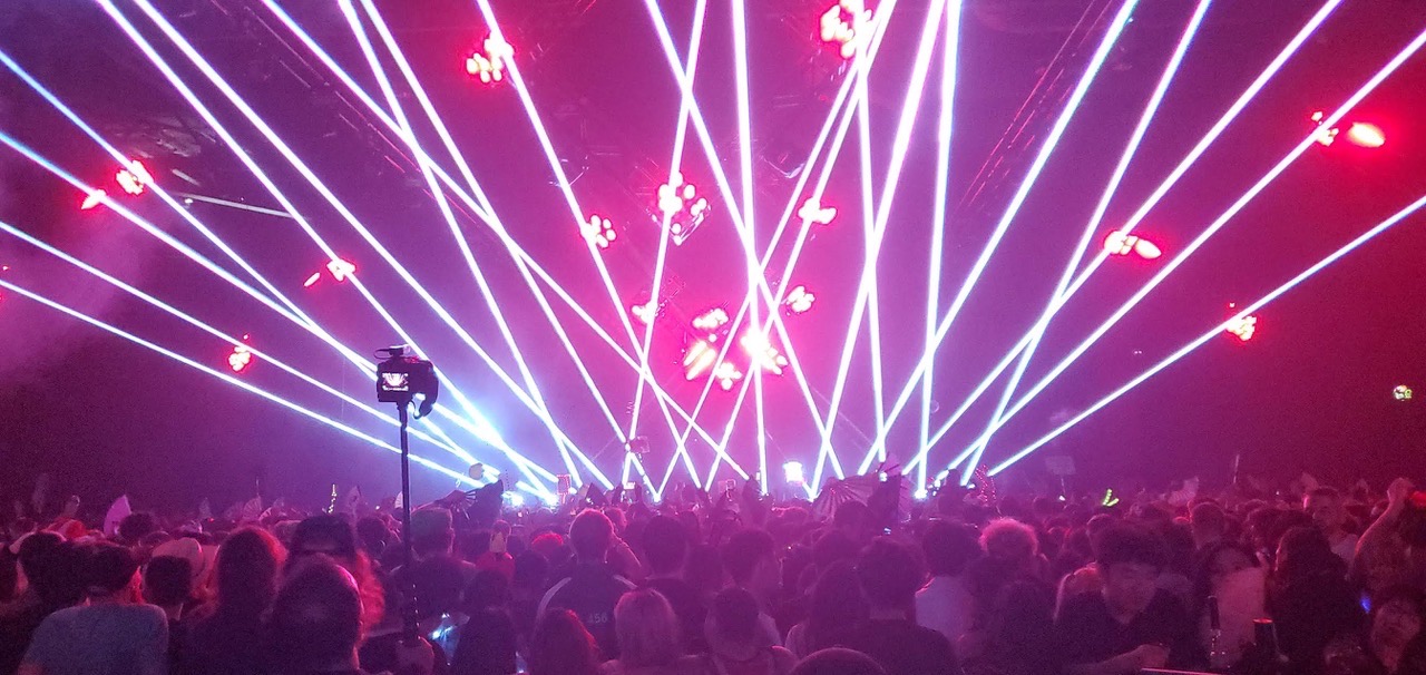 Slick Rick Lasers, image displays pink lasers 