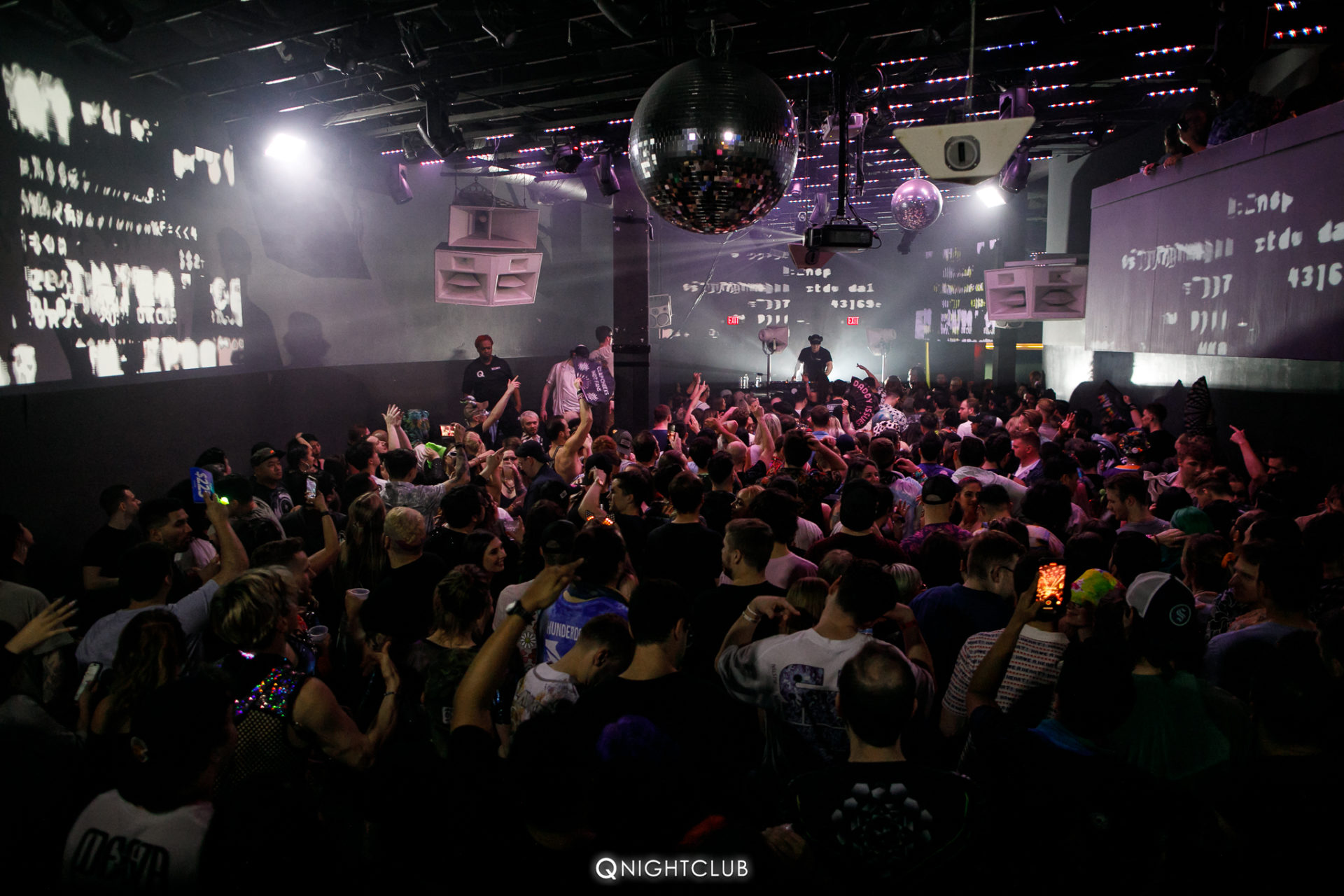 Dr Fresch at Q Nightclub 4/28/23 with sold out crowd