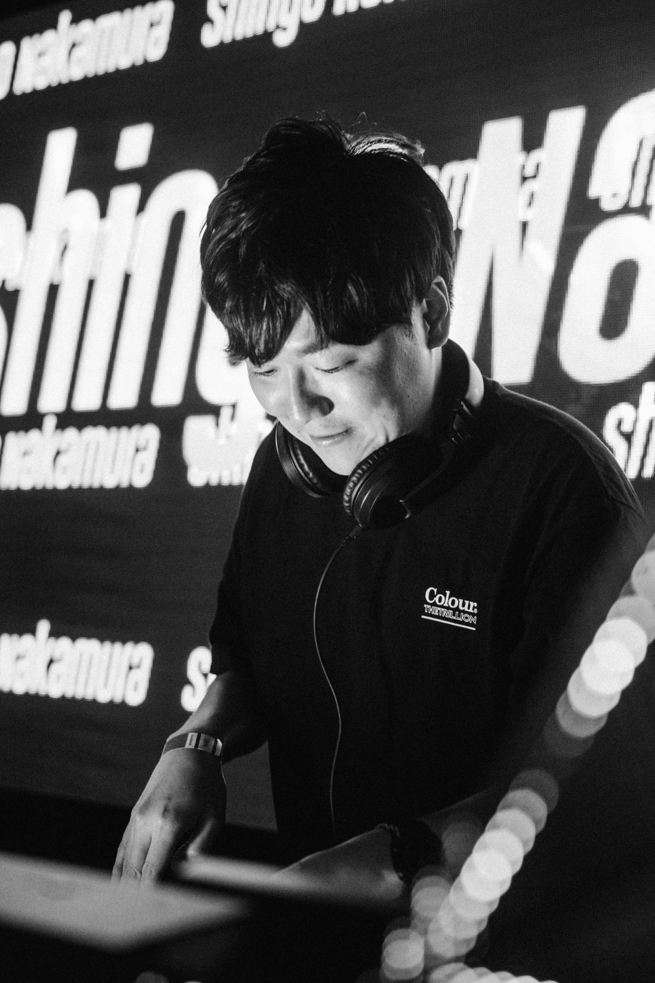 Shingo Nakamura performing at Ora nightclub for 700 episode showcase of monstercat silk