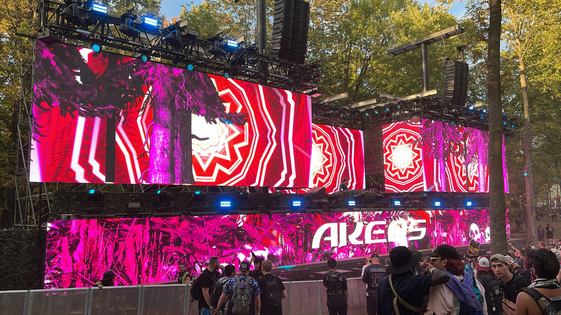Akeos Perfoming at the Subsidia Stage with kaleidoscope visuals
