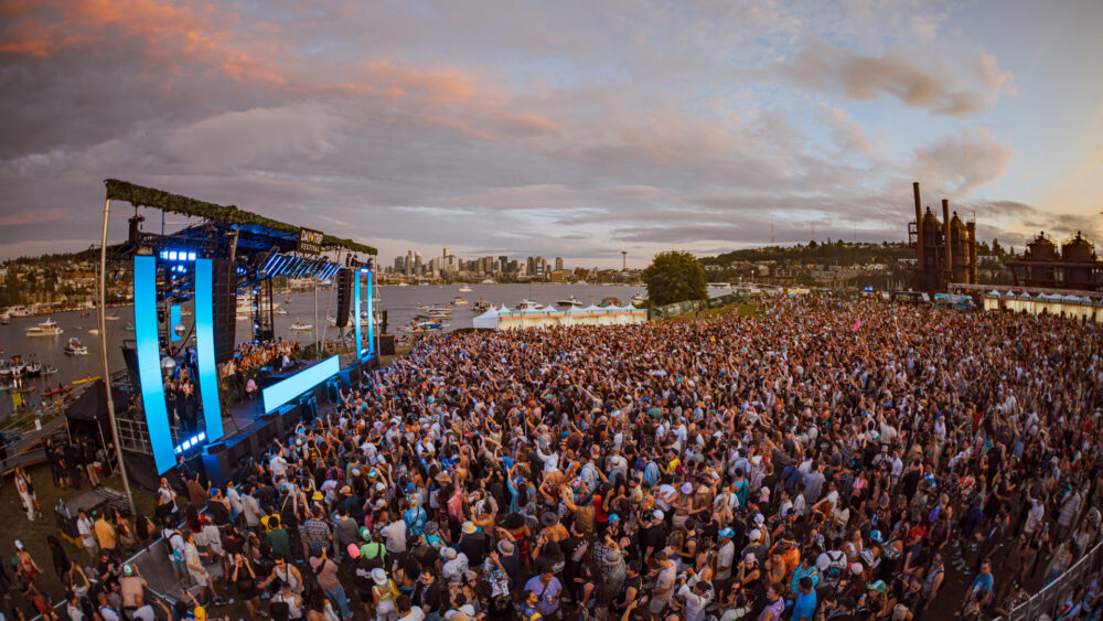 Wide angle view of the crowd at Gas Works Park in Seattle for Day Trip.