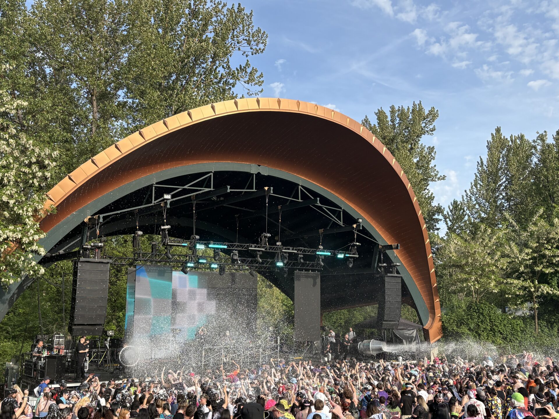 Openers for Foam Wonderland 2026 with foam cannons daytime