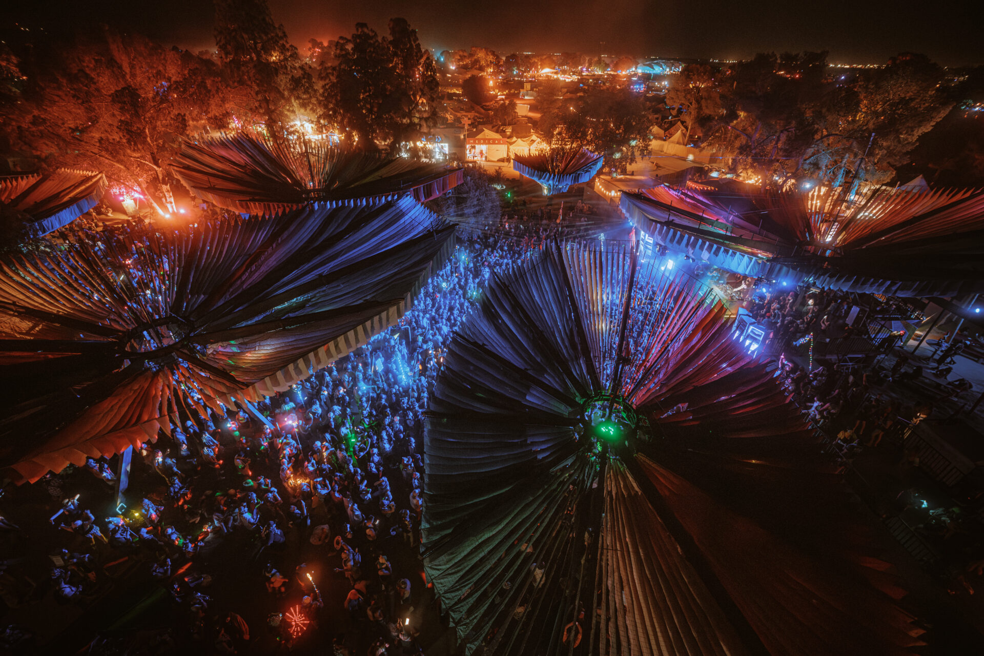 woogie stage at night